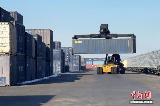 12��11�������֬q���������ˆT�ڬq���F·�ڰ��M(j��n)�м��b����b�������� �z