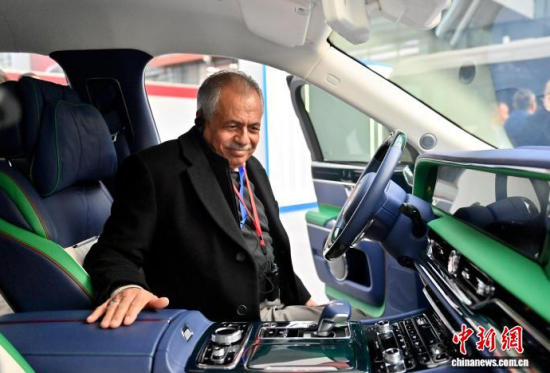 12��16�գ������L(zh��ng)��������F(tu��n)�ɆT�w�(y��n)�Ї�(gu��)��܇�������� �z