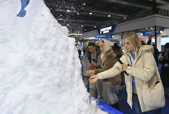 ����������ֽ�ס��ѩ�C(j��)������ѩ�������� �z