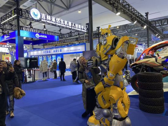 ��������c�����b��ġ����S�䡱��Ӱ������ �z