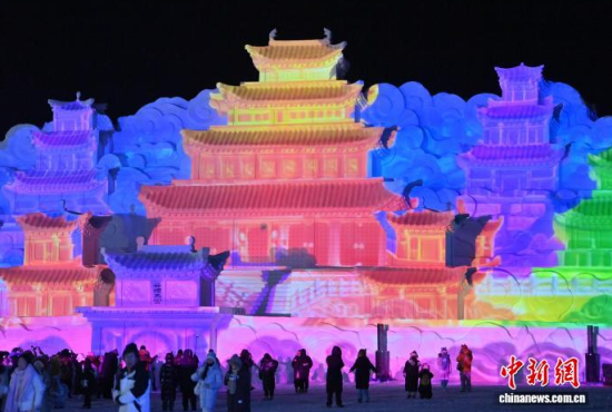 12��26���������L(zh��ng)��ɽ��ѩ��桰�����m����ʽ������������ �z