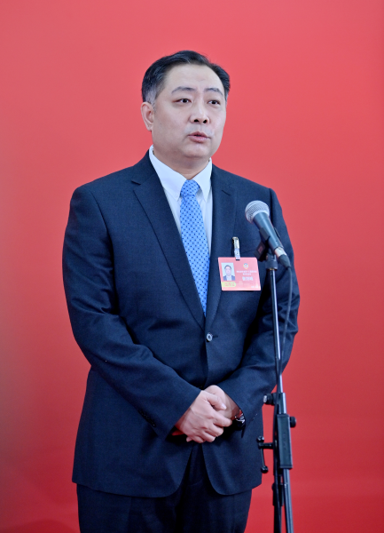 1��26�գ������f(xi��)����ʡ��ʮ����ί�T�����ĴΕ��hί�Tͨ�������ބ���ش�ӛ���ᆖ�� ���� �z