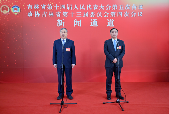 1��26���������f(xi��)����ʡ��ʮ����ί�T��(hu��)���ĴΕ�(hu��)�hί�Tͨ���������۝�(��һ)�ش�ӛ���ᆖ(w��n)�� ���� �z