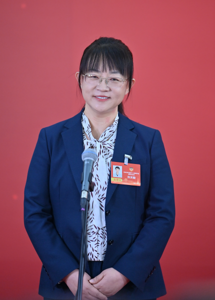 1��26�գ������f(xi��)����ʡ��ʮ����ί�T��(hu��)���ĴΕ�(hu��)�hί�Tͨ�������S�����ش�ӛ���ᆖ�� ���� �z