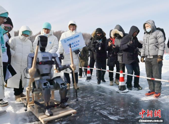 1��10�գ������L����һ���C���˱�ѩِ�����C�������������ϓ]��ѩ�����ڱ����ϊ^����������������ӛ�� ���� �z