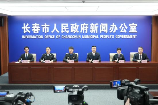 �L(zh��ng)����2026�ꡰӭ�´���ϵ�����l(f��)����(hu��)(������(ch��ng))�e�����L(zh��ng)����ί���������D