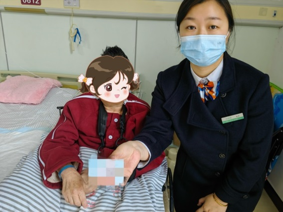 ᘌ���ѩ�����ĺ���⣬�Ї��ˉۆ��ӑ��������A��������U�͑��_ͨ���r�Gɫͨ�������Ӟ�͑��ṩ�����ů�ĵķ��ա�Ԕ��